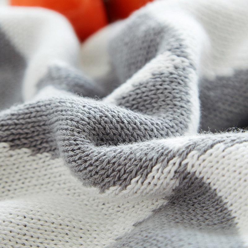 Luxurious Soft Knitted Cotton Blanket - Triangles