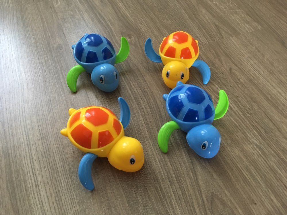 Cute Turtle Wind-Up Swimming Toy (1 piece)